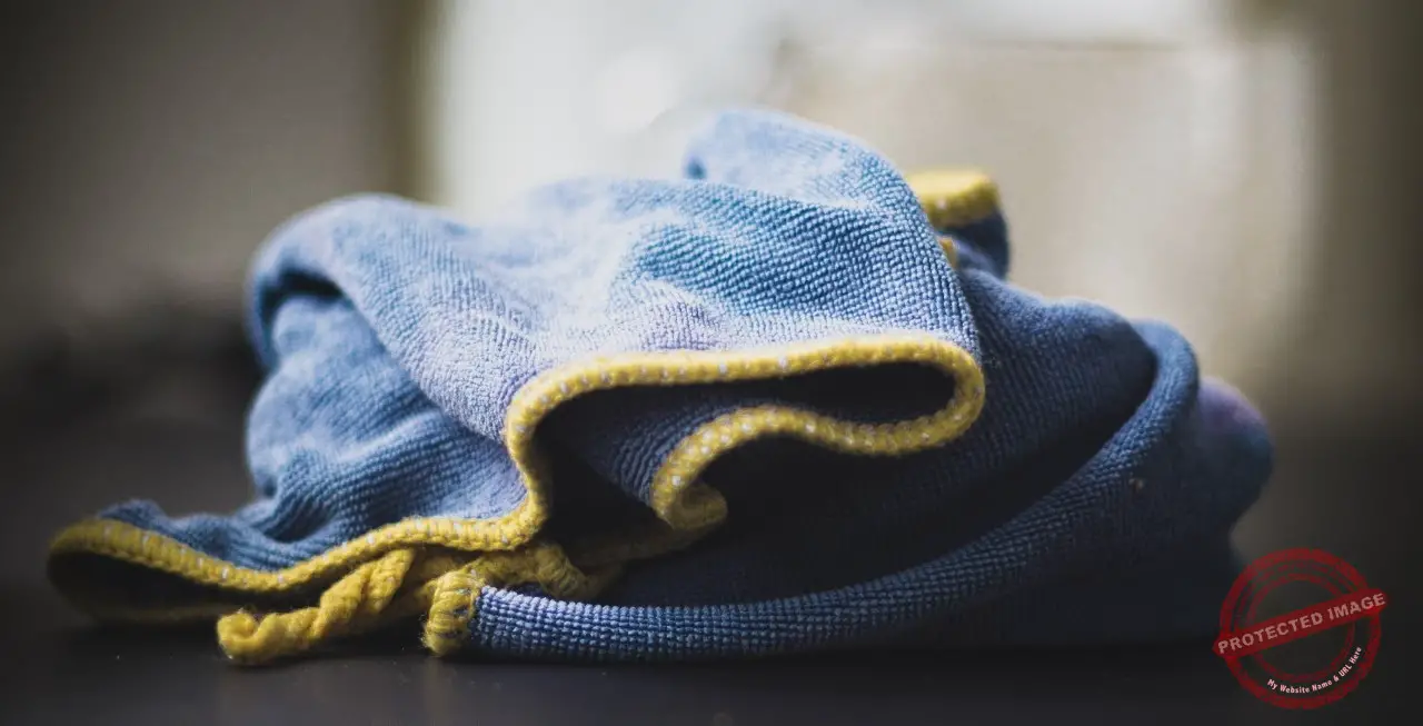 How to Clean MacBook Screen? Basicknowledgehub